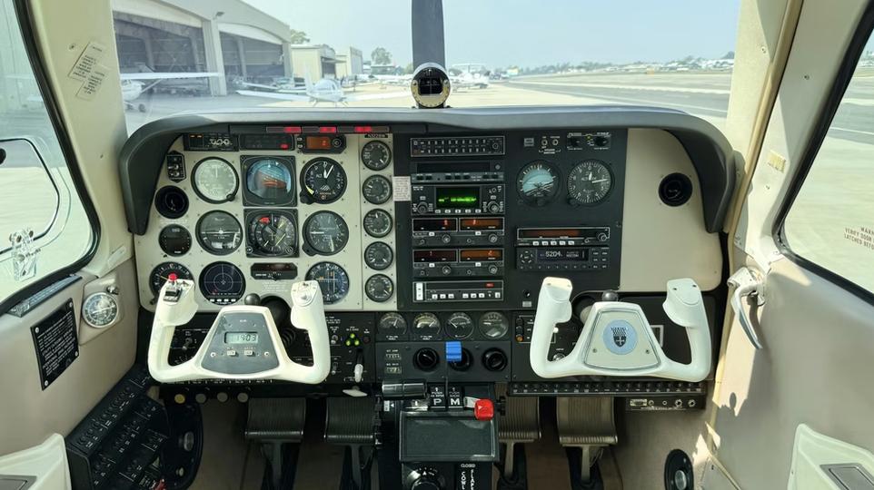 1995 BEECHCRAFT A36 BONANZA Photo 4